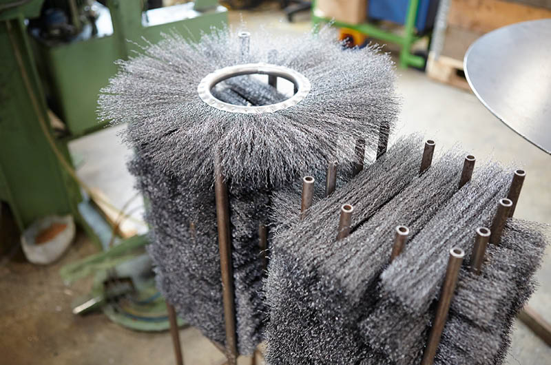 Produktionsbilled af børsteringe af stål